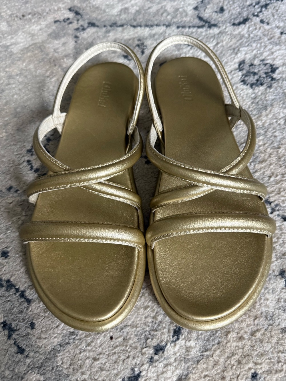 OluKai Metallic Gold Strappy Slingback Sandals - fits 8.5 feet (official size 9) - Picture 3 of 5